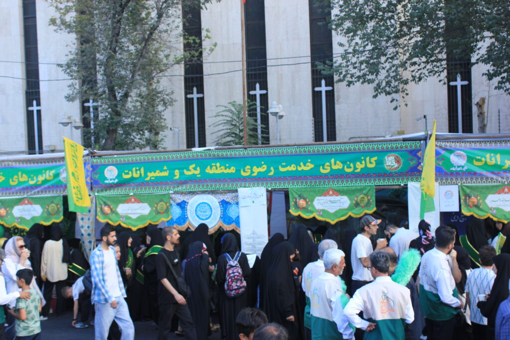 خدمت صادقانه به امت احمد(ص)؛ جلوه‌ای از خادمی امام رضا(ع) در جشن بزرگ «مهمانی امت احمد» تهران